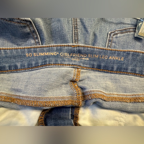 Chico’s women’s blue floral jeans, size 14 - Picture 5 of 6